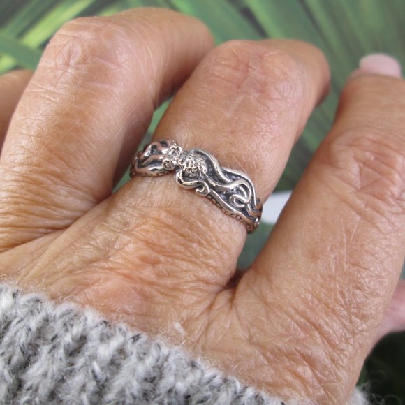 Sterling Silver OCTOPUS Ring>925 Octopus Band,Octopi,Sterling Ring,Wedding Ring - Picture 2 of 6